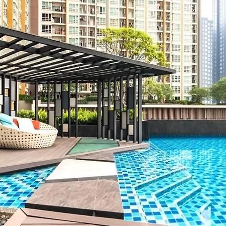 Condo In Bangkok With Swimming Pool Near Malls And Train Exterior foto